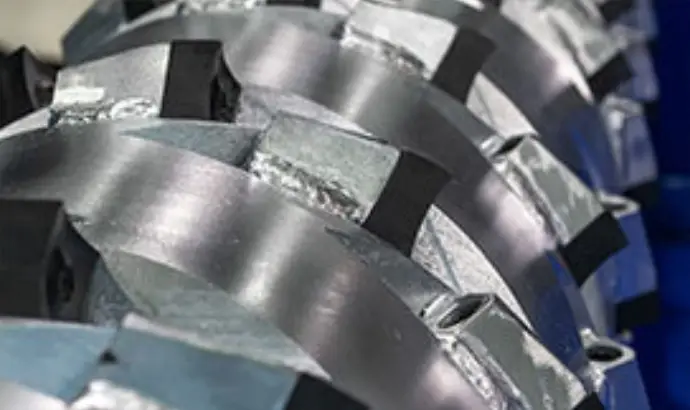 Heavy duty single phase induction motors for crushers and shredders